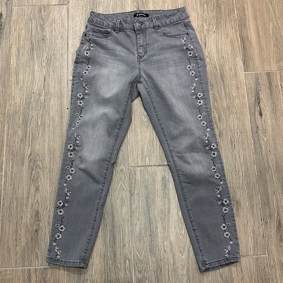 D. Jeans Embroidered Floral Jeans Gray Ankle Embroidery Cropped Boho Cottagecore - Picture 11 of 12